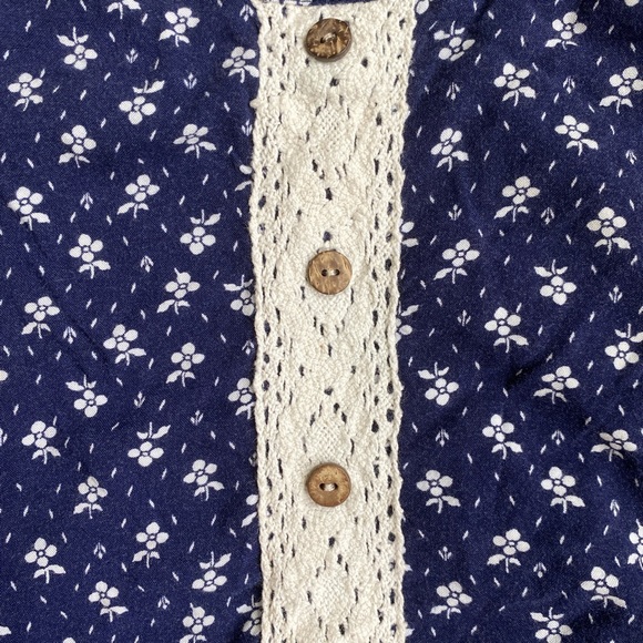 Blue top! - Picture 3 of 3